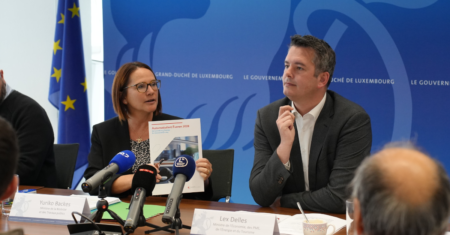 Yuriko Backes and Lex Delles present the strategy on automated driving